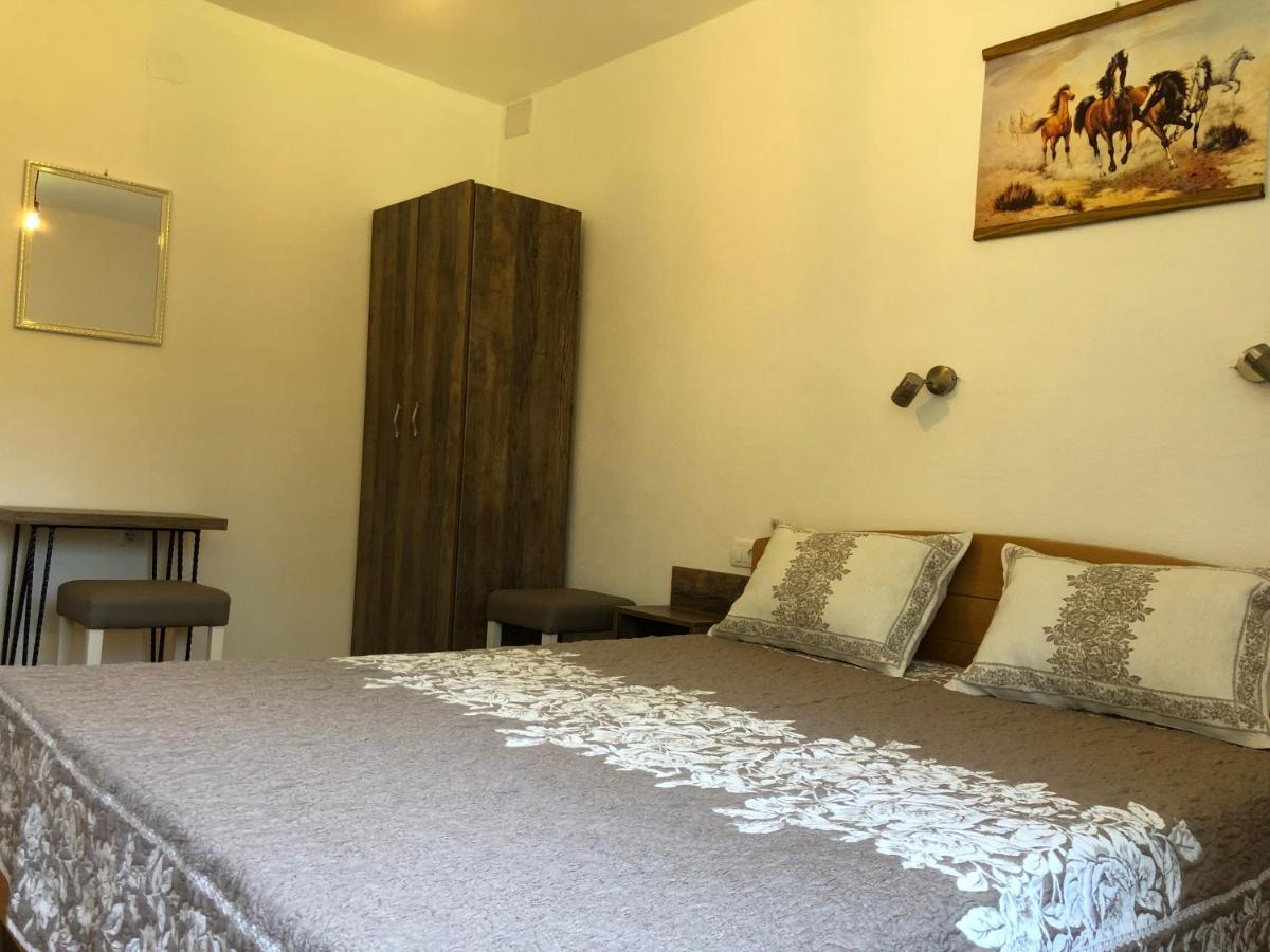 Guesthouse D&D Licko Petrovo Selo Esterno foto